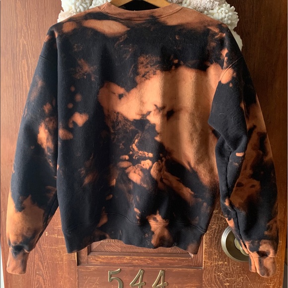Custom bleach dyed crewneck - Picture 2 of 3